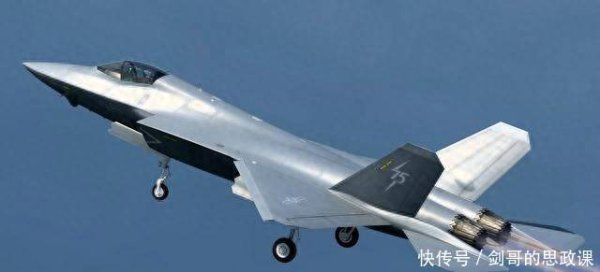 千汇网 福建舰热度还没散，又一电磁弹射巨舰亮相，我国海军作战效率显著提升